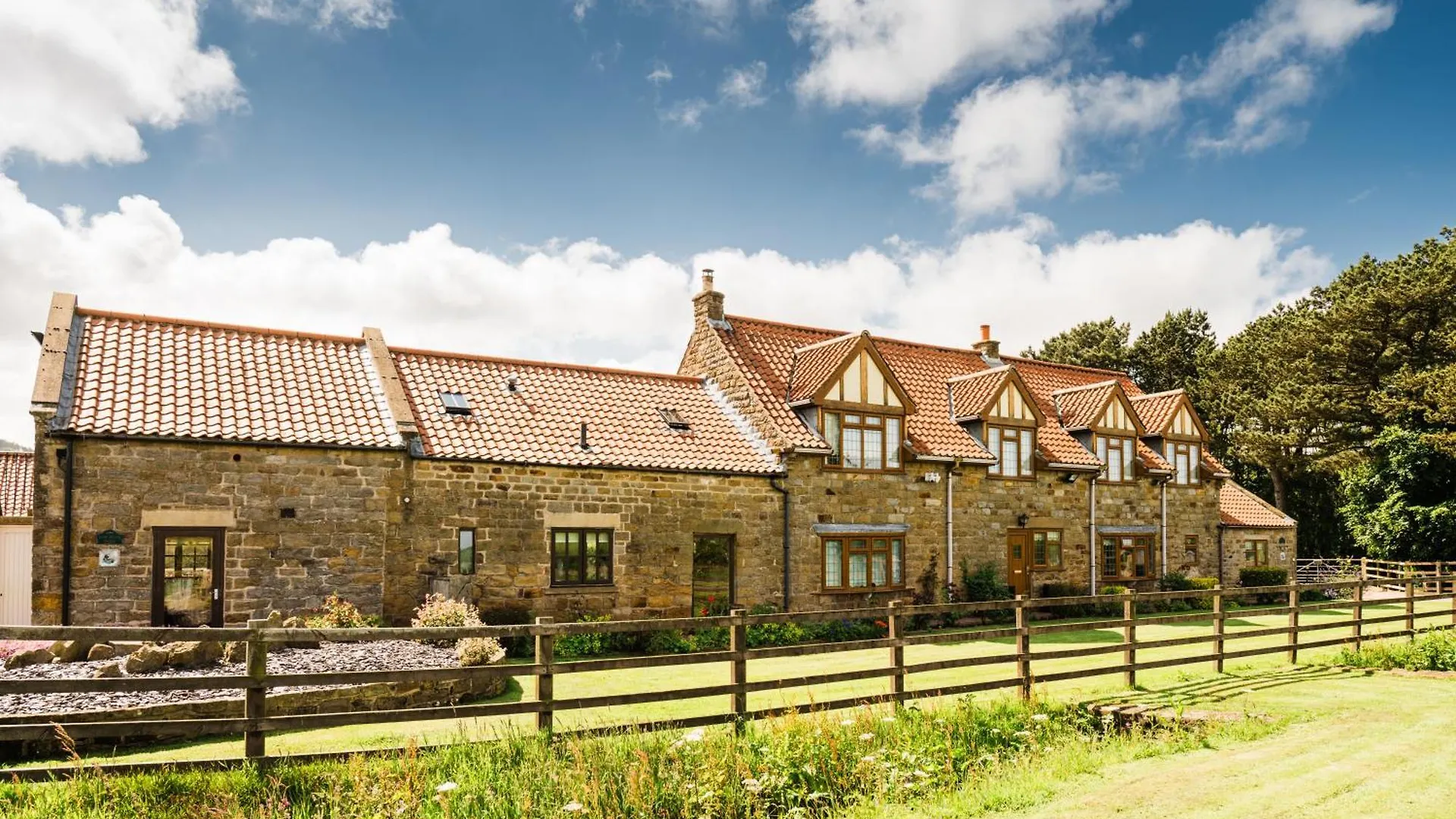 Stable Cottage スカーバラ